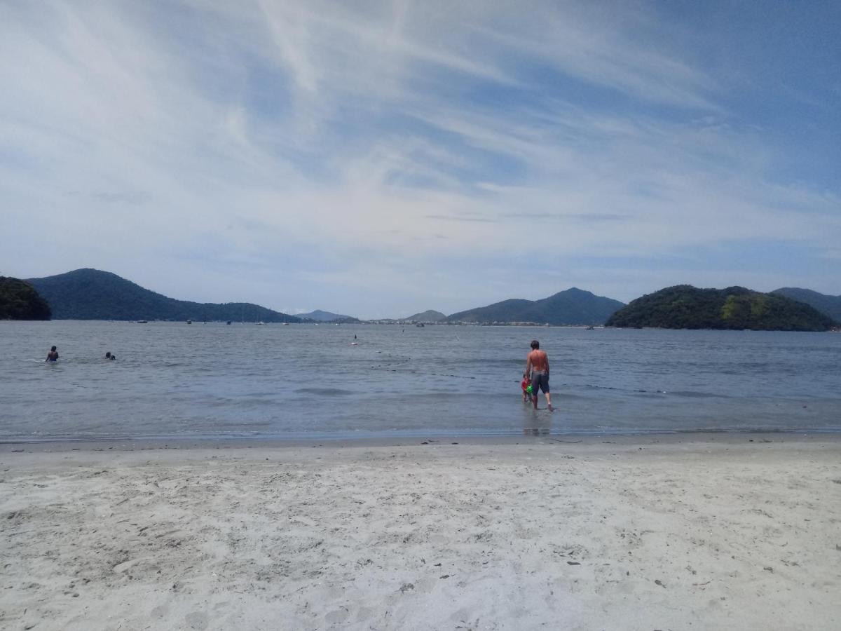 Lindas suítes a uma quadra da praia e centro Ubatuba Exterior foto