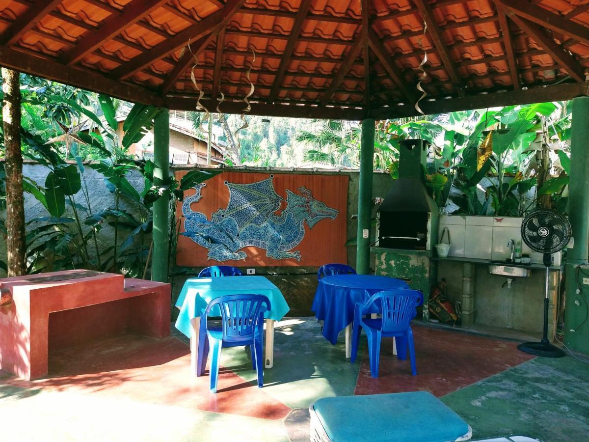 Lindas suítes a uma quadra da praia e centro Ubatuba Exterior foto