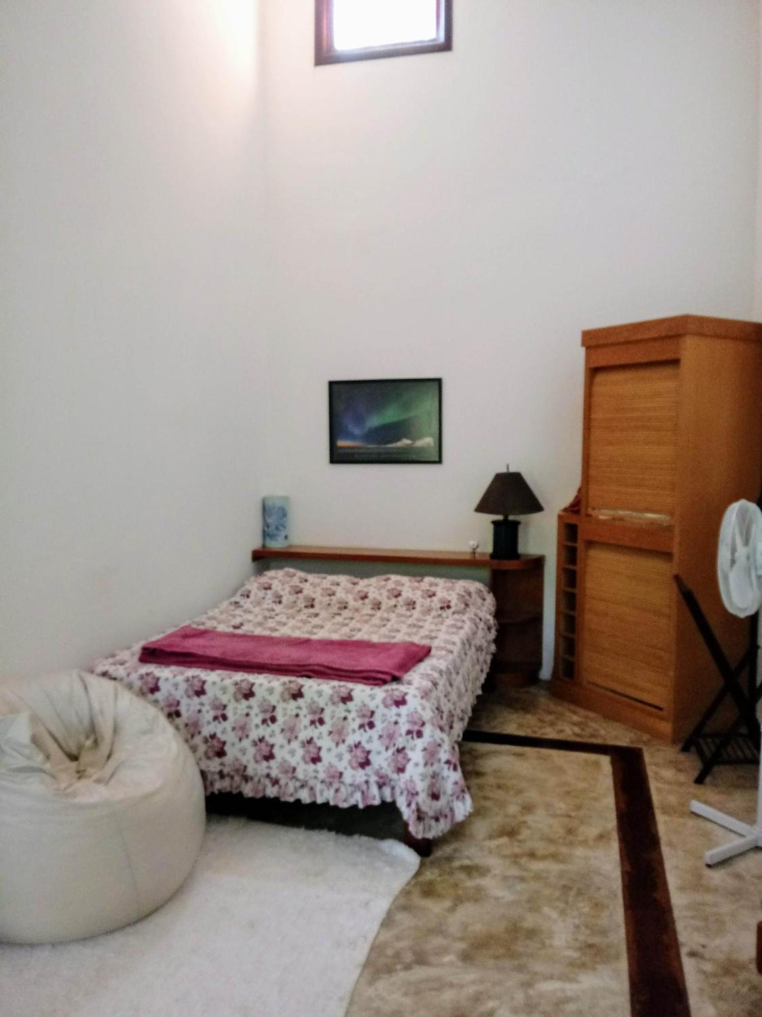 Lindas suítes a uma quadra da praia e centro Ubatuba Habitación foto